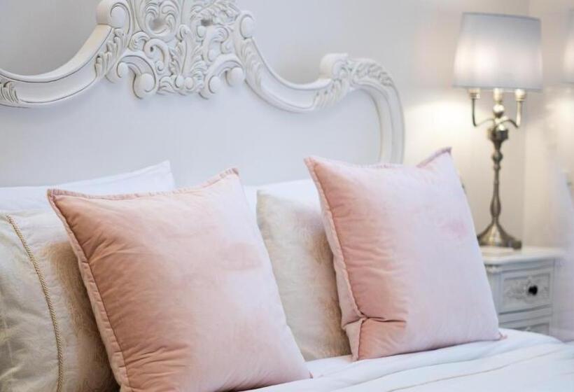 חדר דחוקס עם מיטת קינג, Trefoil Guest House