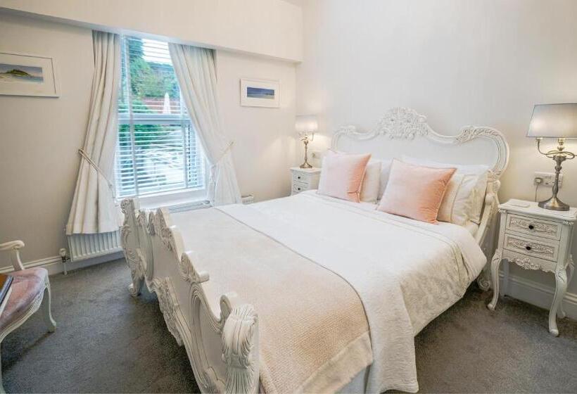 Номер Deluxe Кровать Кинг, Trefoil Guest House