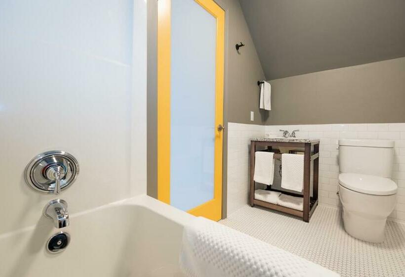 חדר סטנדרט, The Larix