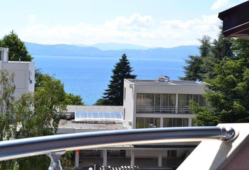 Standard studio with lake view, Villa D&l