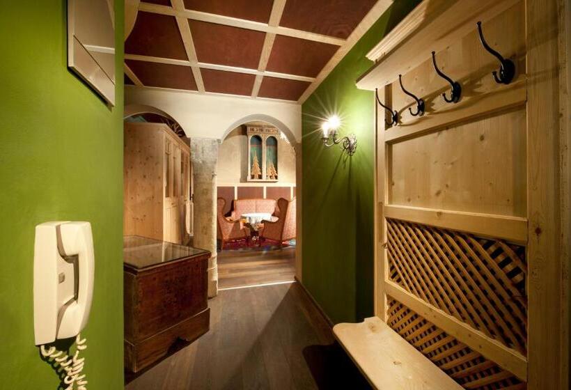 דירת שני חדרים, Residence Adler