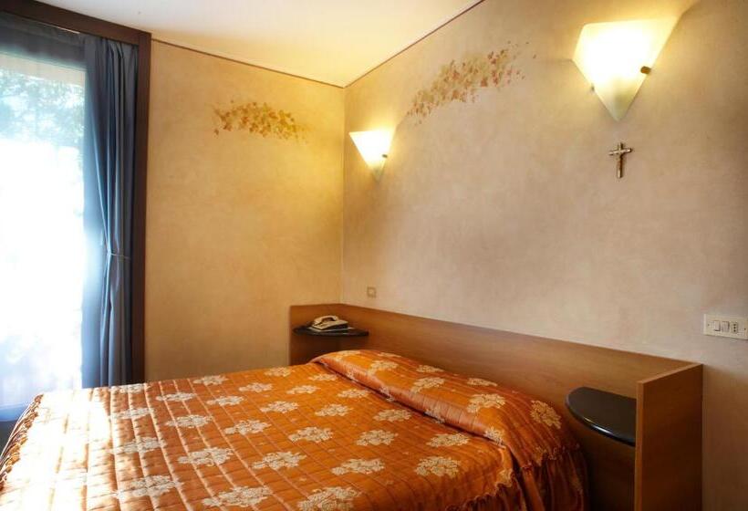 شقة غرفة واحدة, Residence Mirelladue