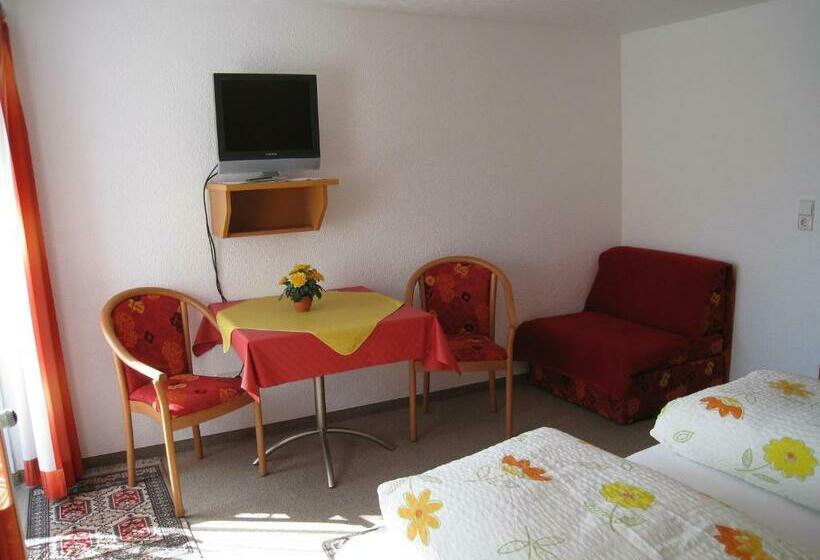 Balkonlu Standart Oda, Gasthaus Pension Donishäusle