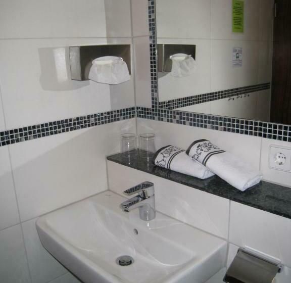 Balkonlu Standart Oda, Gasthaus Pension Donishäusle