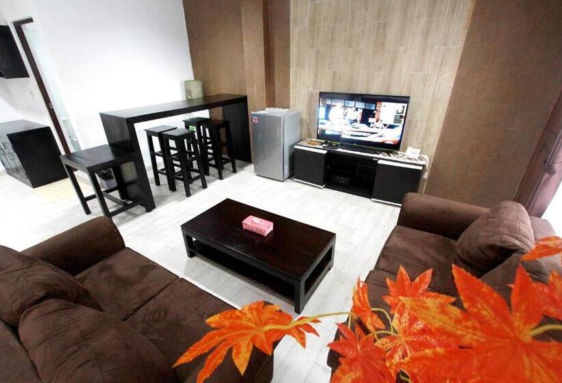 جناح مزود بتراس, Beone House Jogja