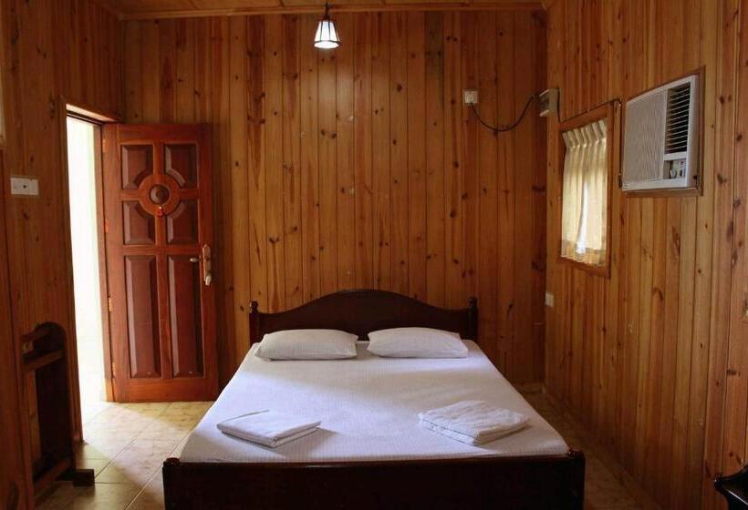 Quarto Economy, Green Land Guest House