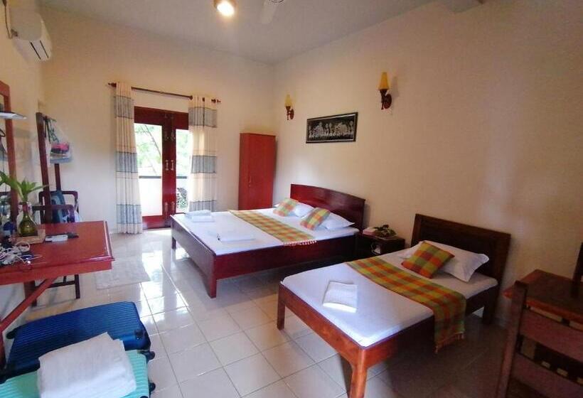 デラックストリプルルーム, Green Land Guest House