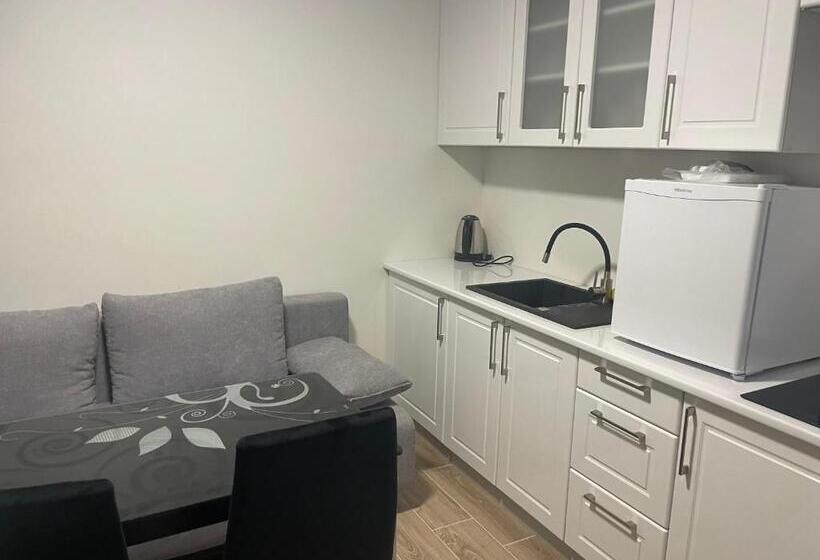 Family Apartment, Guest House Lotus