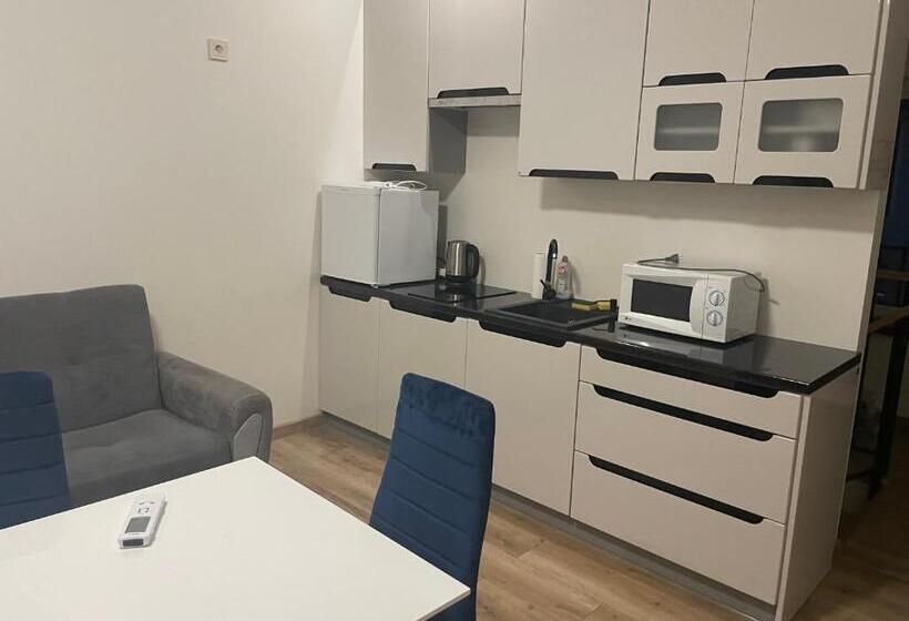 Family Apartment, Guest House Lotus