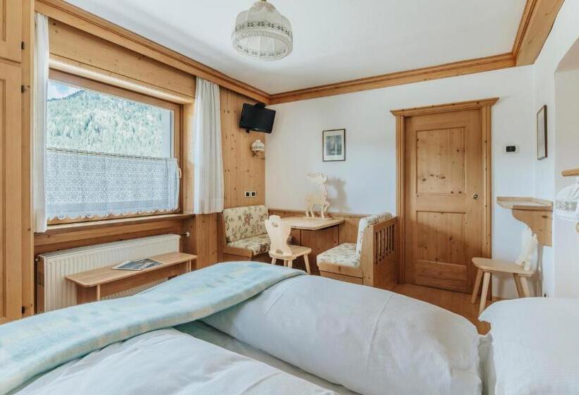 Номер Стандарт с Балконом, Locanda Montana