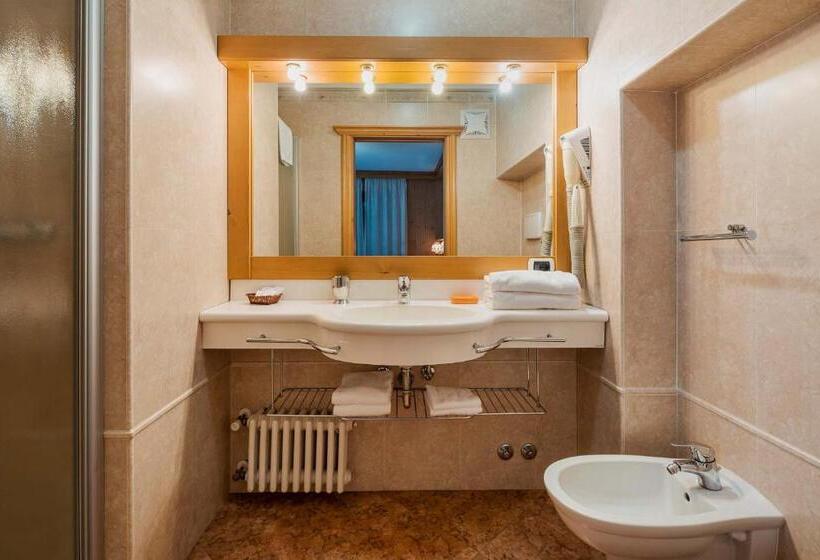 Номер Стандарт с Балконом, Locanda Montana