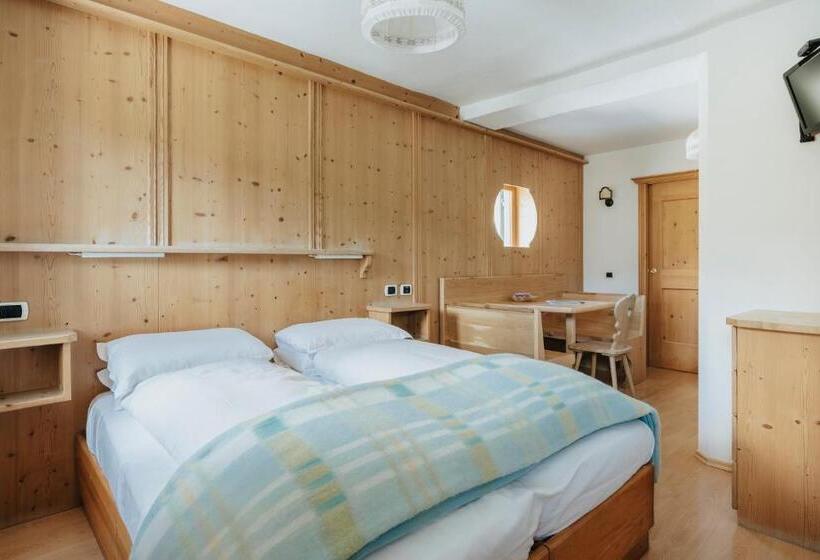 Номер Стандарт с Балконом, Locanda Montana