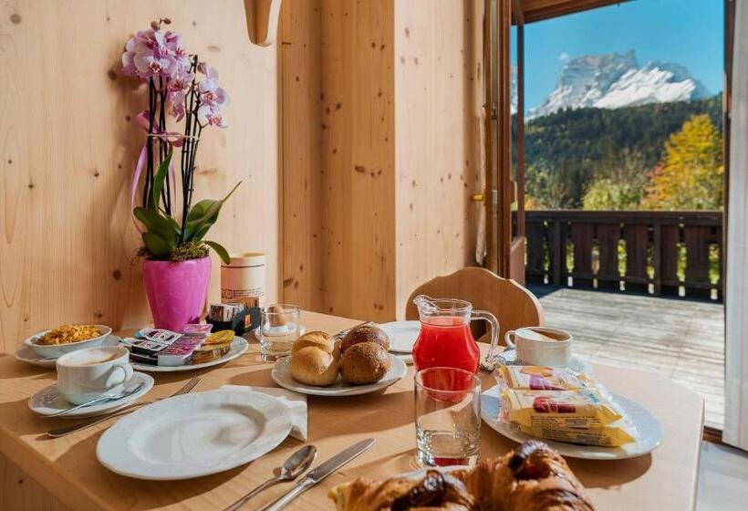 اتاق لوکس با بالکن, Locanda Montana
