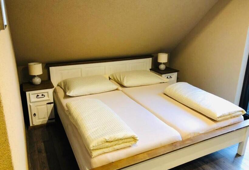 バルコニー付き１ベッドルームアパートメント, Penzion A Reštaurácia Hanišberg