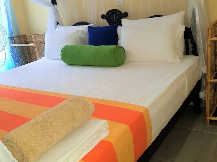 חדר פרמיום לארבעה, Villa Gaetano Unawatuna