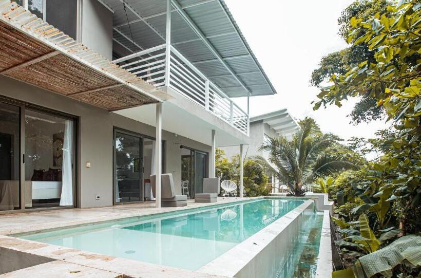 דירת חדר בקומת קרקע, Akwa Resorts Ocean View