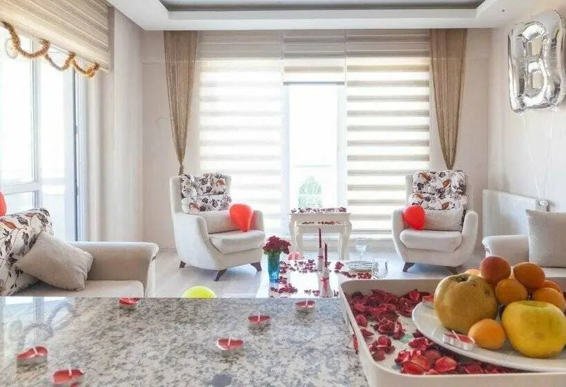 سوییت لوکس, Efra Suite