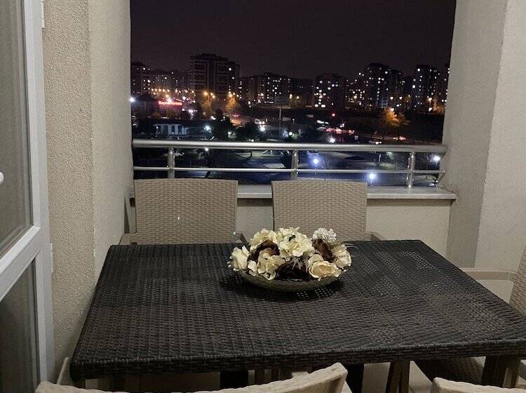 سوییت لوکس, Efra Suite