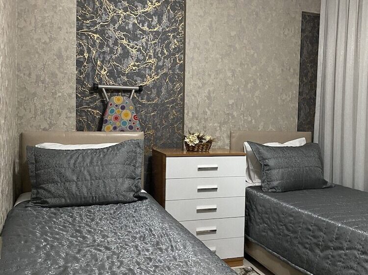 سوییت لوکس, Efra Suite