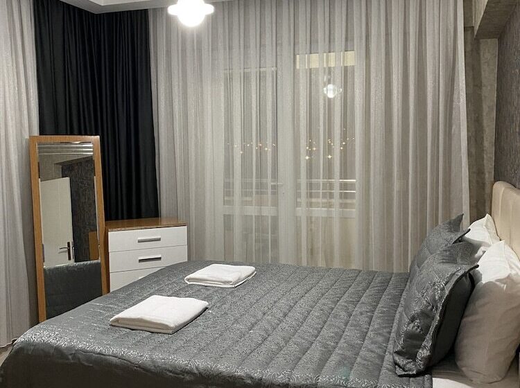 سوییت لوکس, Efra Suite