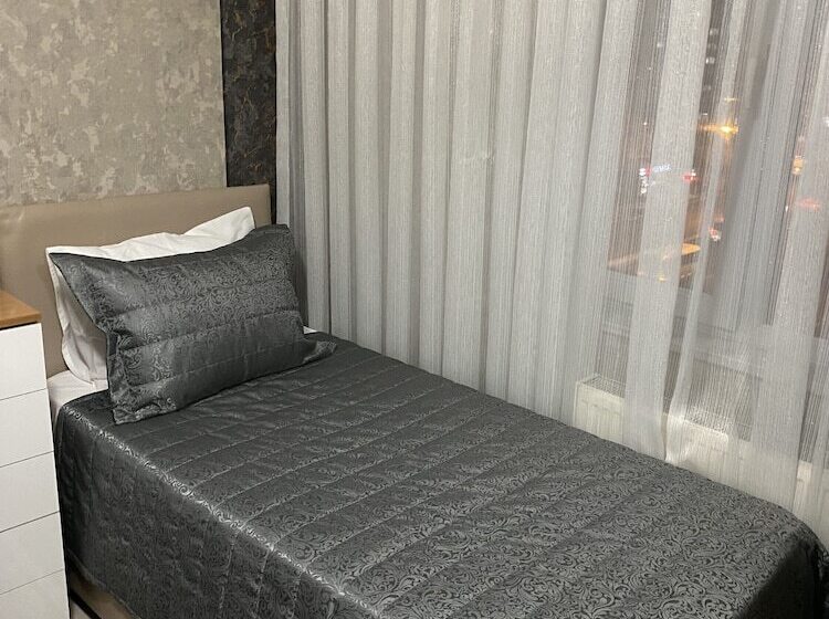 سوییت لوکس, Efra Suite