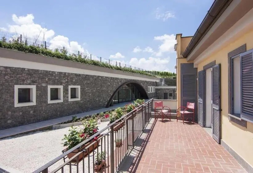اتاق استاندارد یک نفره, Merumalia Wine Resort