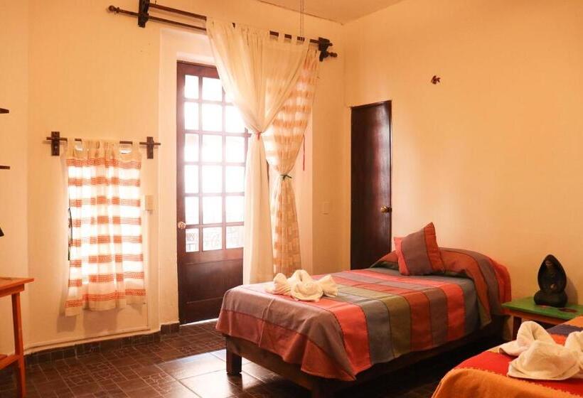 اتاق ساده سه نفره, Posada Don Mario