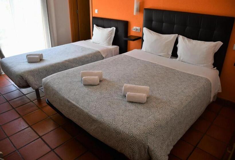 스탠다드 트리플 룸 테라스, Alojamentos Vitinho   Vila Nova Milfontes