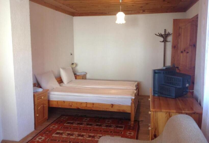 스탠다드 트리플 룸, Guest House Lina