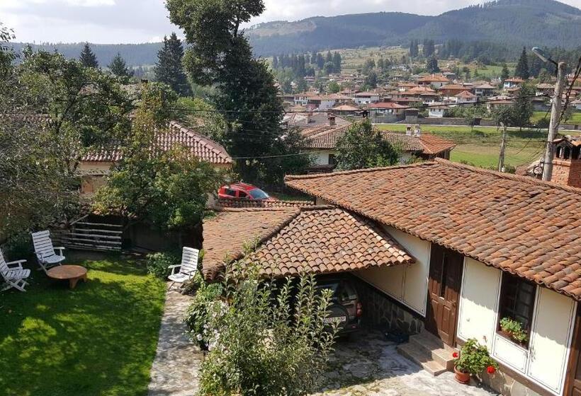 스탠다드 트리플 룸, Guest House Lina