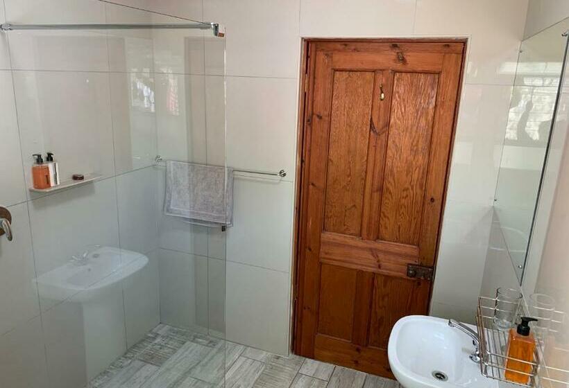 Номер Стандарт, Mountain Dew Guest House