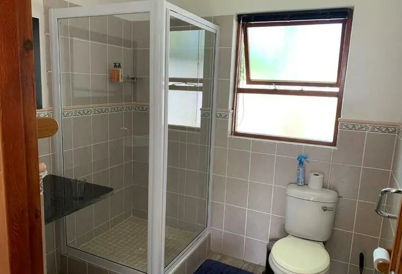 اتاق استاندارد, Mountain Dew Guest House