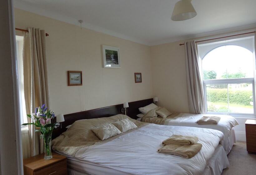 Семейный Номер, Cedars Guesthouse