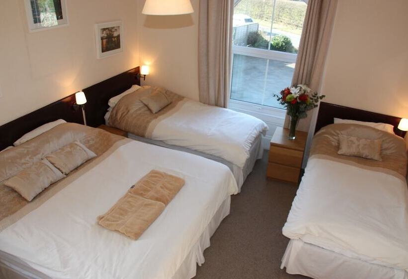 חדר משפחתי, Cedars Guesthouse