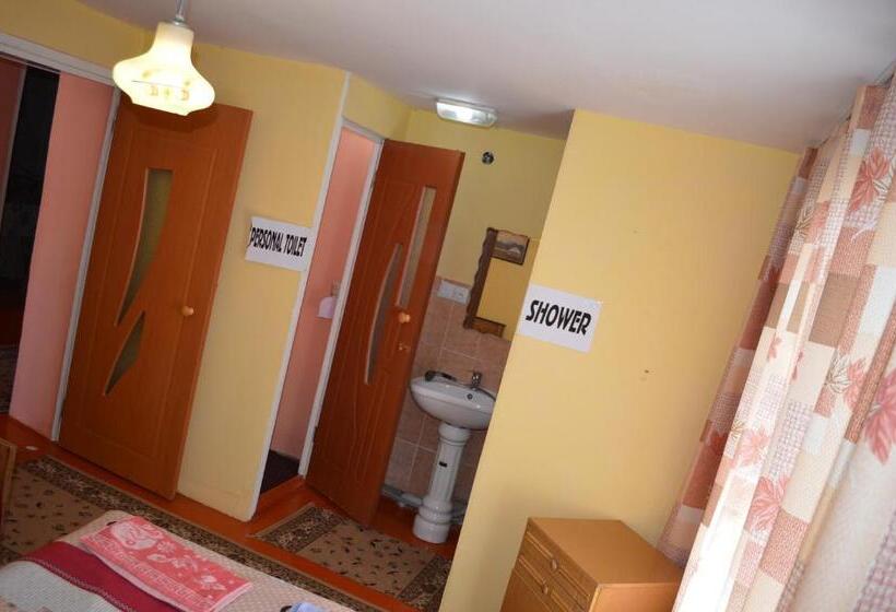 اتاق استاندارد سه نفره, Guest House On Derbisheva