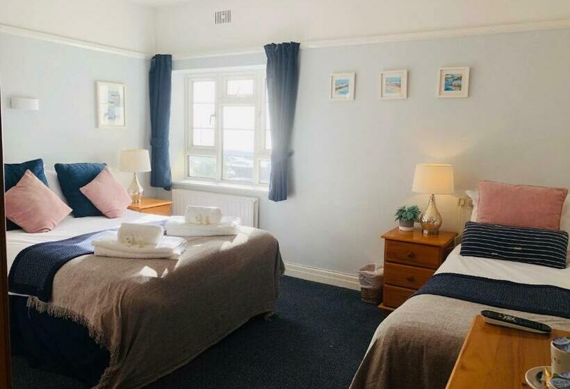 Семейный Номер Вид на Море, The Yacht Inn