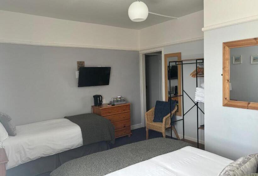 Семейный Номер Вид на Море, The Yacht Inn