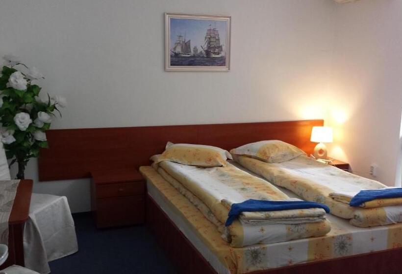 اتاق خانوادگی, Guest House Markovi