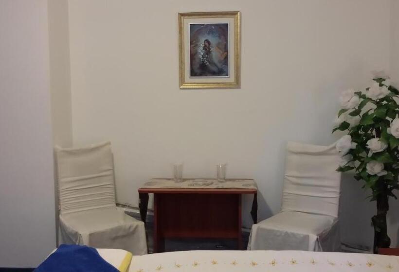 اتاق خانوادگی, Guest House Markovi