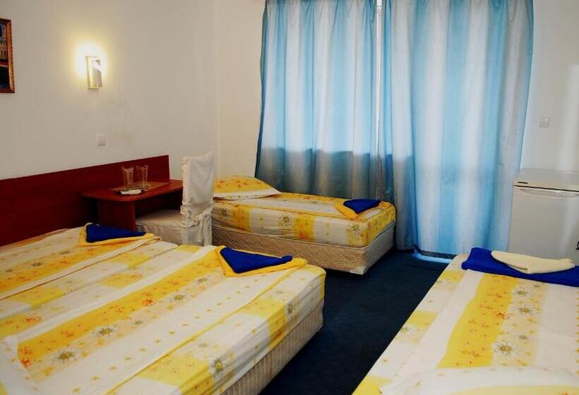 اتاق خانوادگی, Guest House Markovi