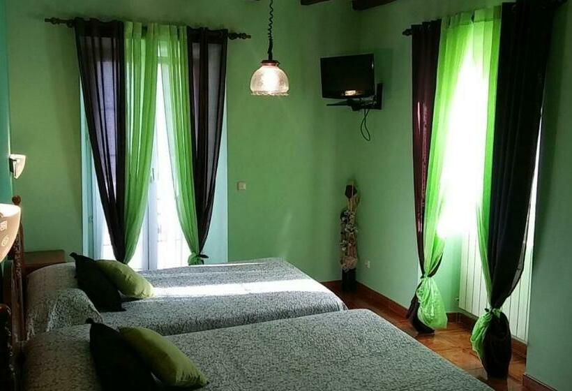 Номер Стандарт с Террасой, Hostal Ekaitza
