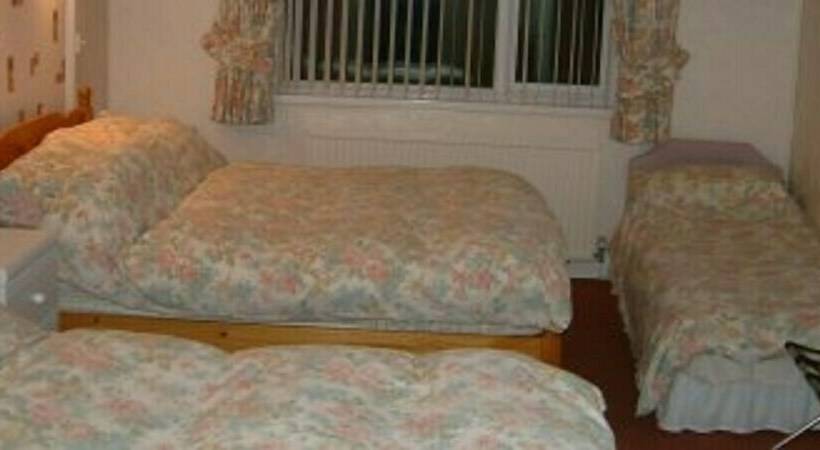 חדר משפחתי, Monravon Guest House