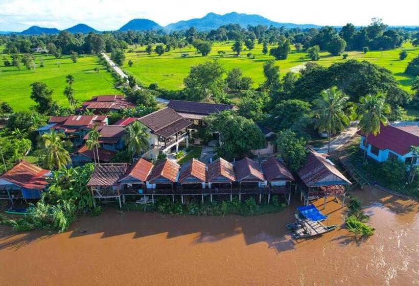 스탠다드 룸 강 전망, Mr Tho S Bungalows