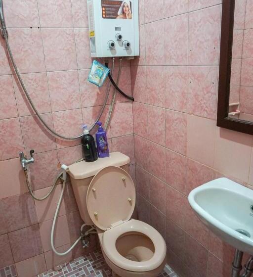 חדר דלוקס, Rumah Panjaitan