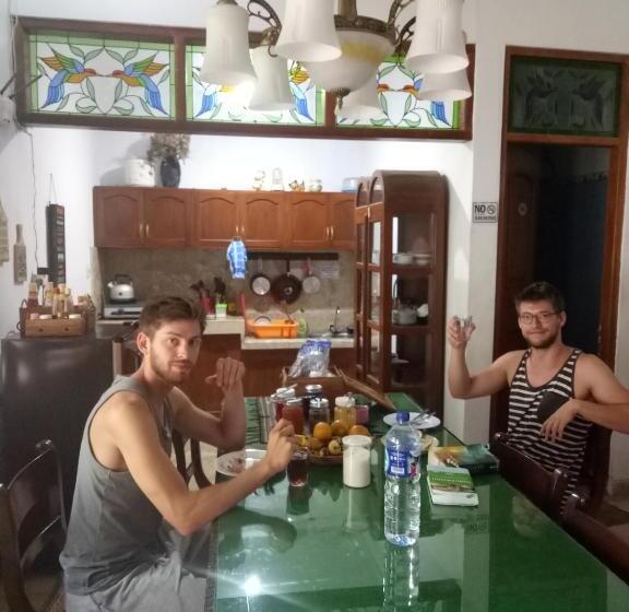 חדר דלוקס, Rumah Panjaitan