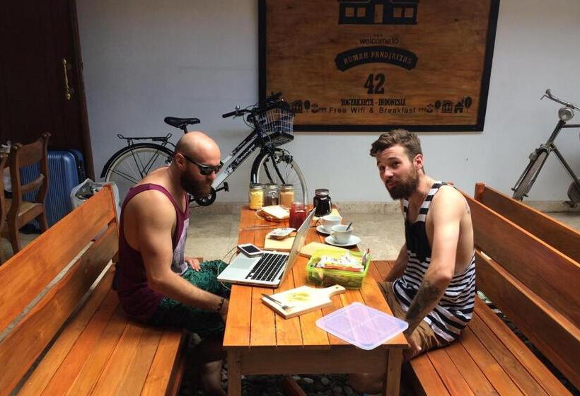 חדר דלוקס, Rumah Panjaitan