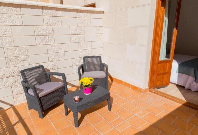 اتاق استاندارد با تراس, Hab Urban Hostel