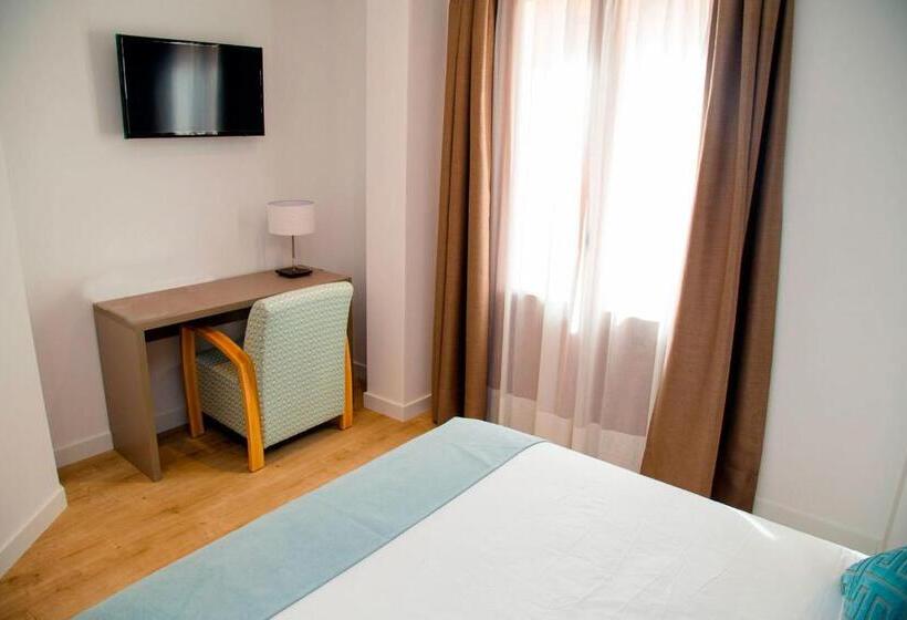 اتاق استاندارد با تراس, Hab Urban Hostel