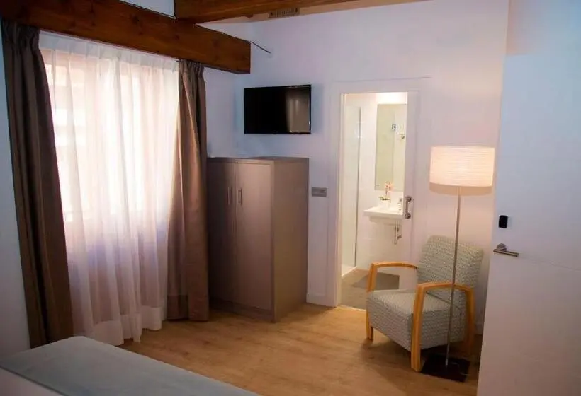 スーペリアールーム, Hab Urban Hostel