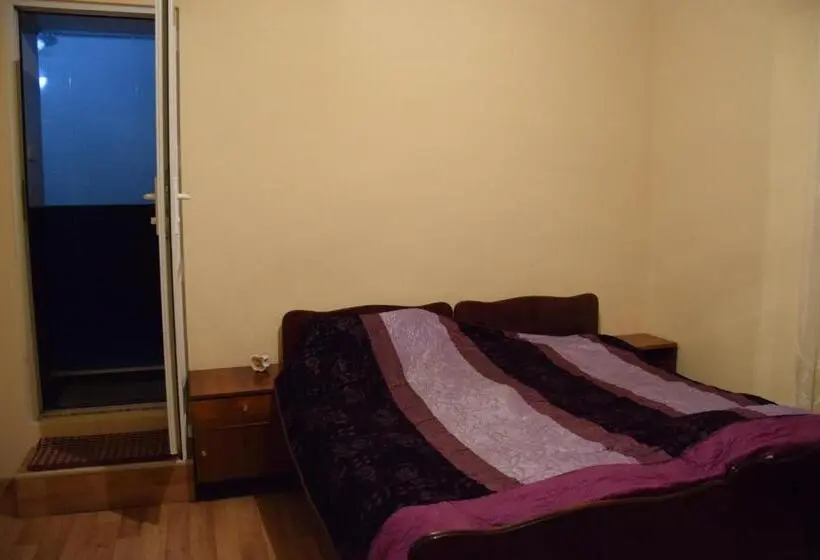 اتاق استاندارد, Medico And Suliko Guest House